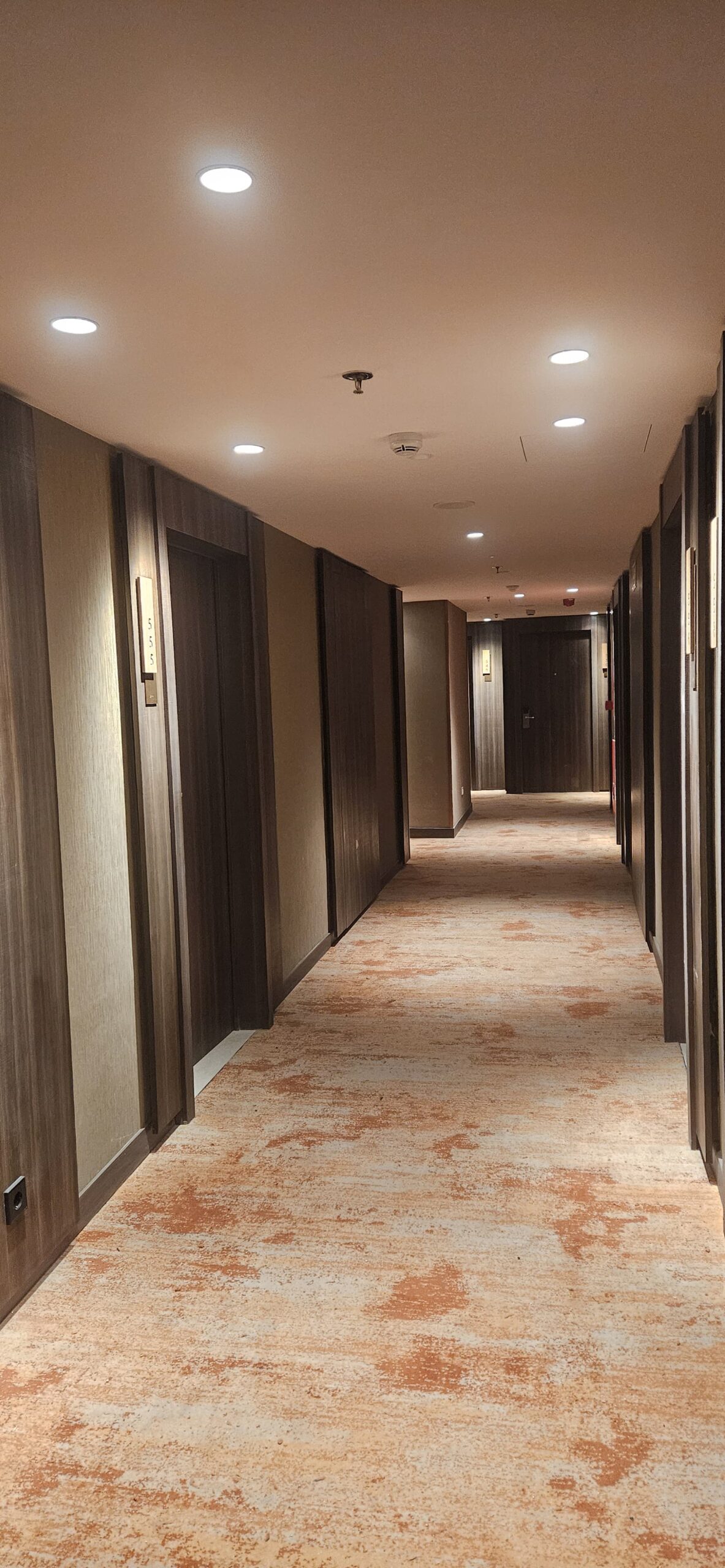 hotel-princesa-hallway-rooms-01